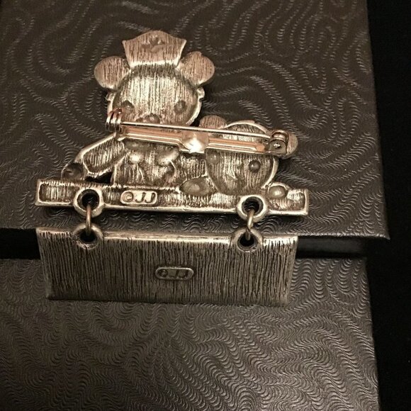COPY - Vintage Signed JJ Nurses Make It All Better! ~Dangling Charm Brooch - Picture 5 of 7